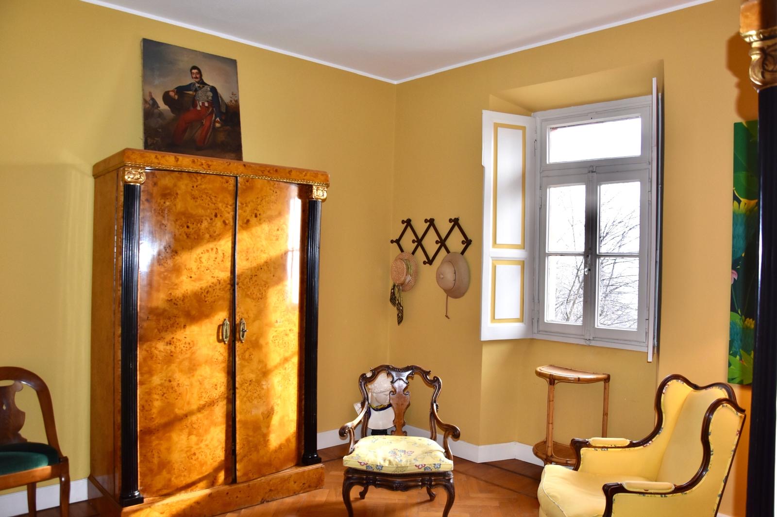 Hoekkamer met natuurlijk licht in de Villa bij Villino Rubini