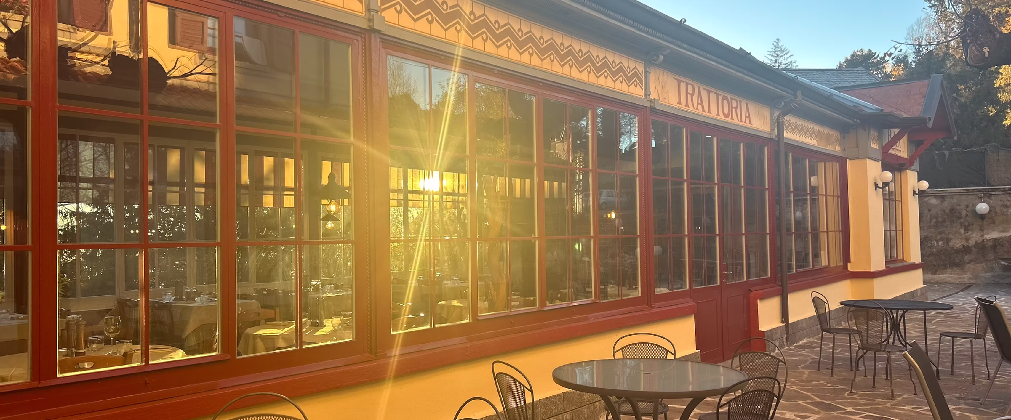 La Polenteria trattoria in Brunate at sunset